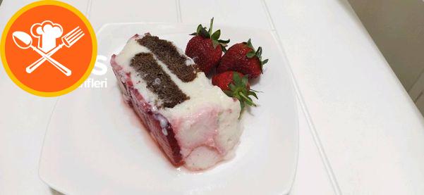 Strawberry Baton Cake-9249918-080506